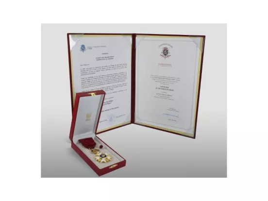 Certificate & Medal