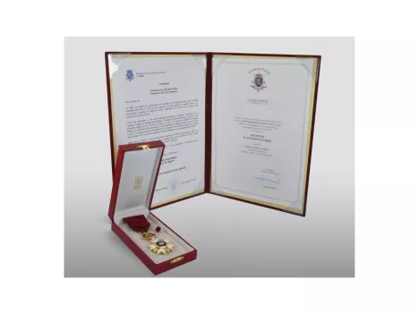 Certificate & Medal